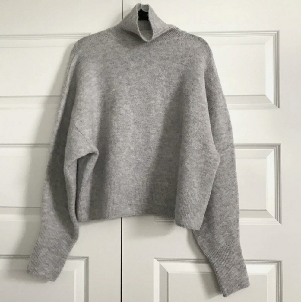 & OTHER STORIES Gray Turtleneck Mock Neck Soft Alp